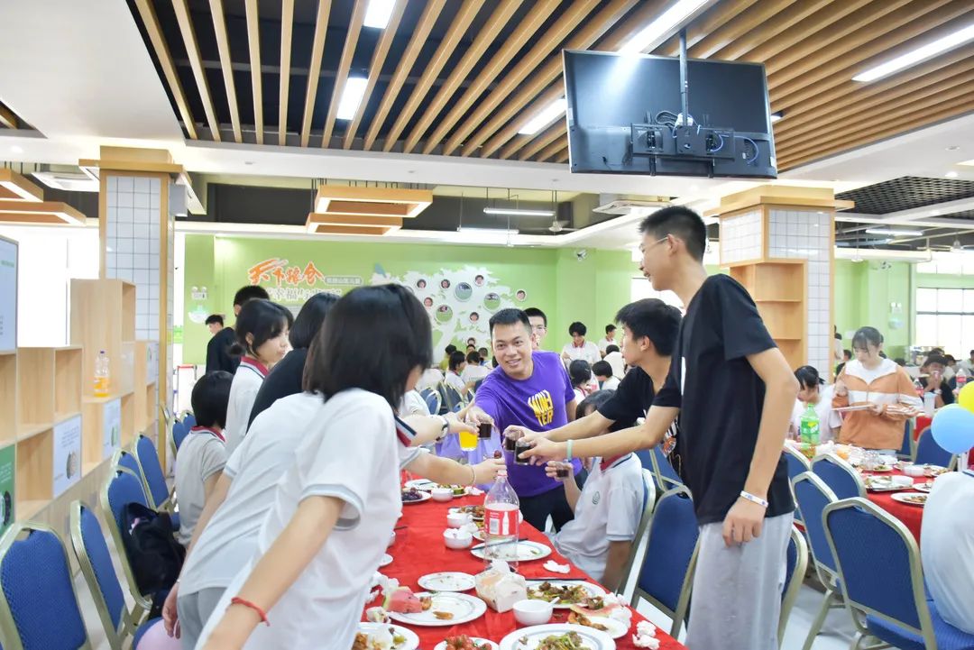 photo-1494949649109-ecfc3b8c35df.jpg 圖片